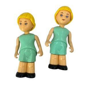 Little Tikes Family Figure Girl daughter Short Sleeve Teal Top Shorts VTG doll